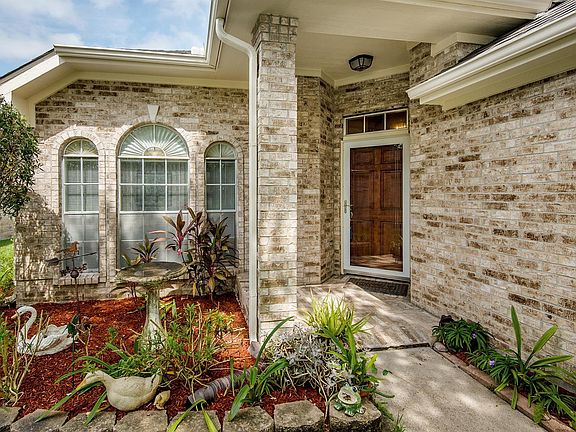 4th image of 902 Peach Blossom Dr