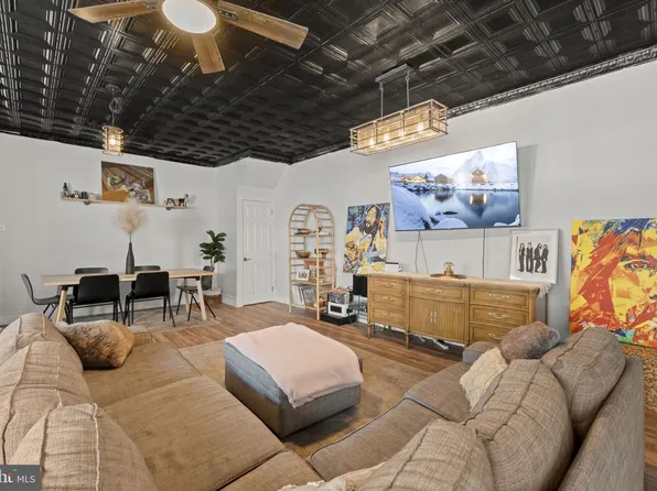 155 Jamestown St, Philadelphia, PA 19127