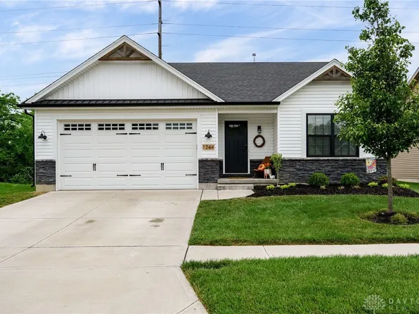 1244 Redbud Cir, Germantown, OH 45327