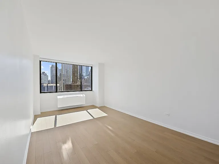 75 W End Ave #P18D — Photo 2