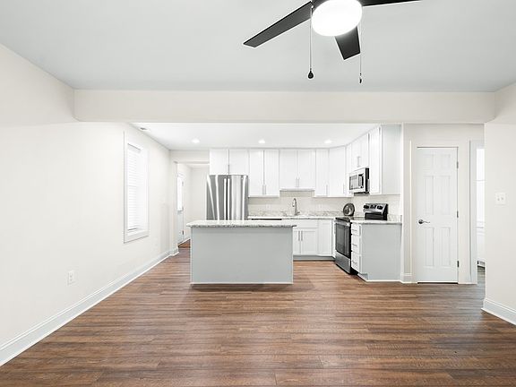 2nd image of 15099 Richmond Rd