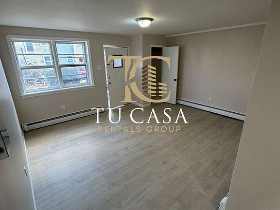 2nd image of 9 Newton Pl Floor 2