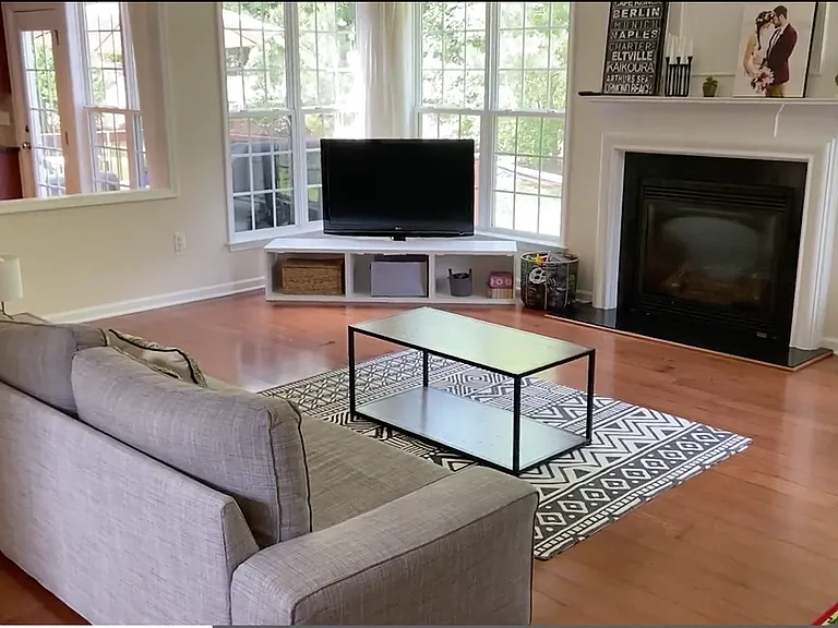 1041 Holtridge Dr — Photo 8