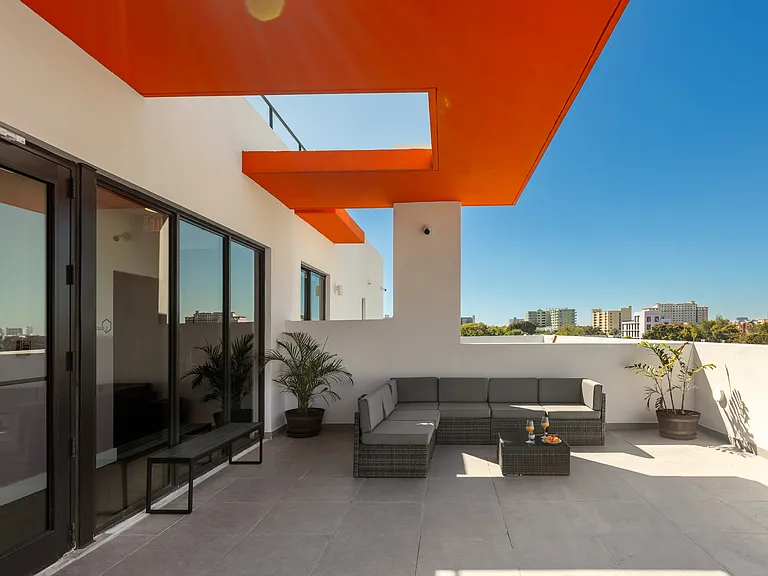 Saffron Apartments — Photo 35