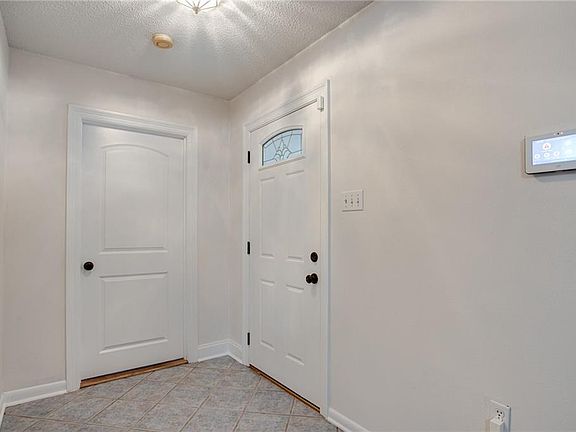 5th image of 1405 Live Oak St