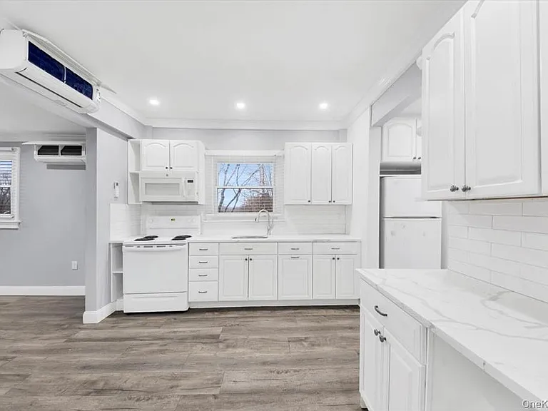 39 Helena Ave #1 — Photo 9