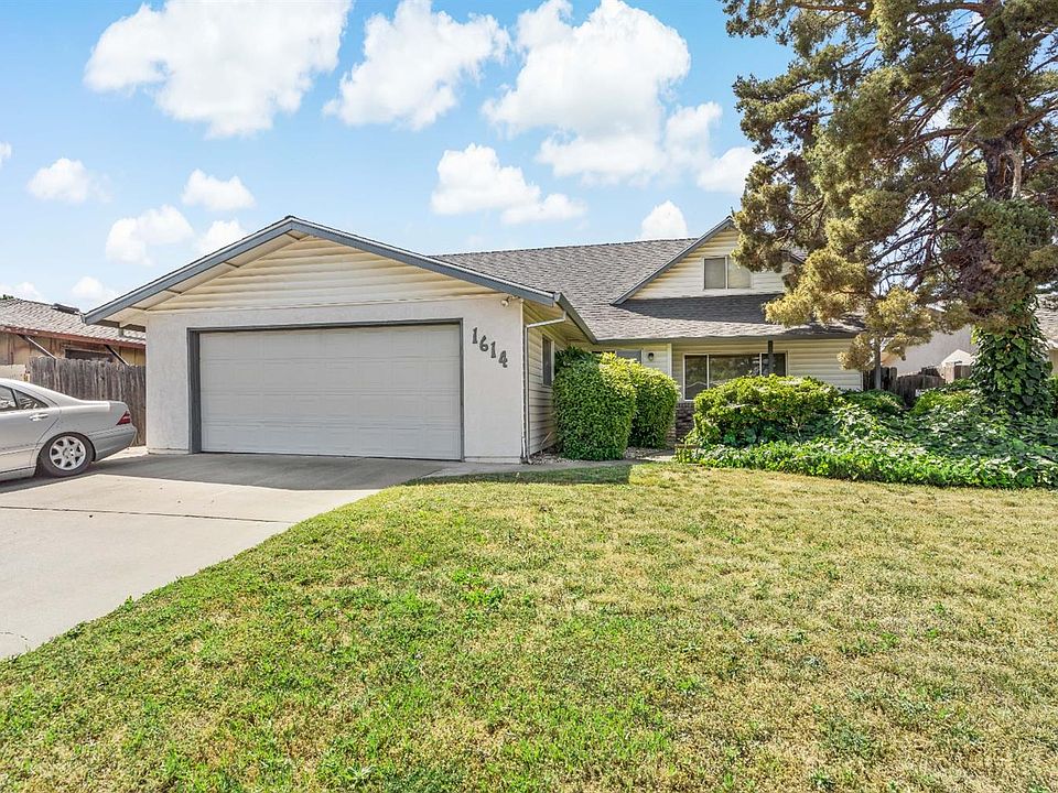 2nd image of 1614 Truckee Way