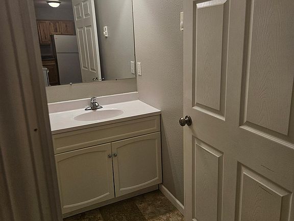 4th image of 504 Division St #10