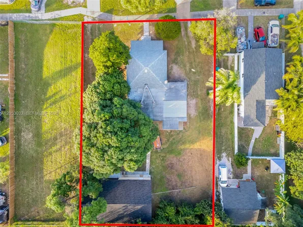 559 NW 2nd St, Florida City, FL 33034