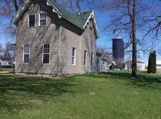 14898 Sand Rd, Fulton, IL 61252