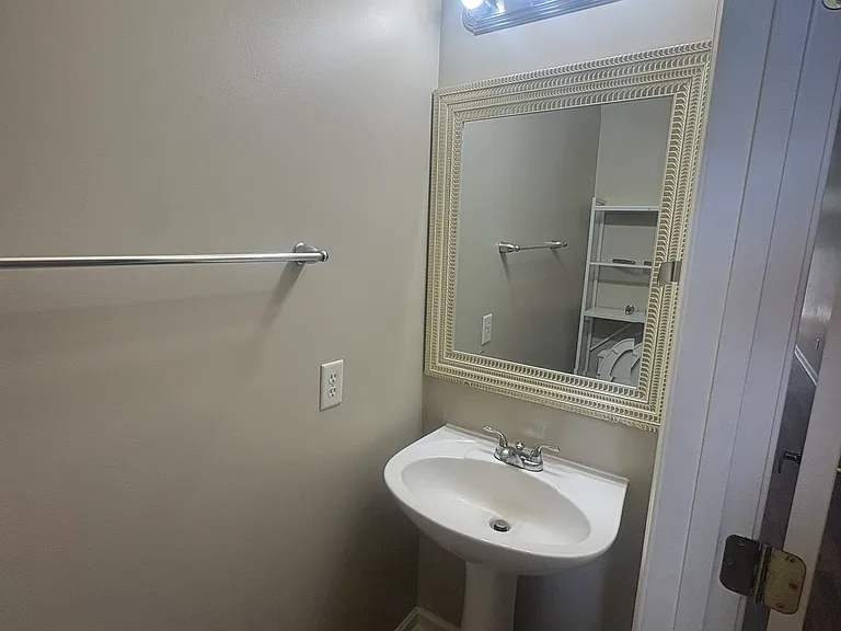 3839 Taft Ave — Photo 26