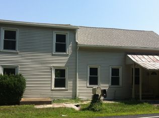 1835 Moselem Springs Rd, Hamburg, PA 19526