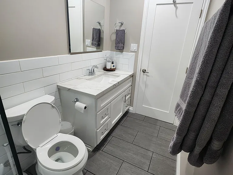 406 E Buckthorn St — Photo 6