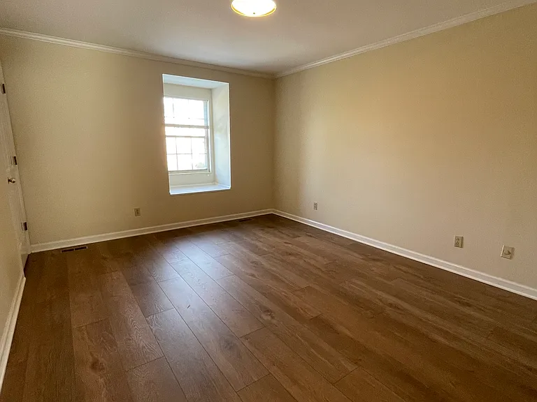 2nd BR has walk in closet and its own full bathroom.