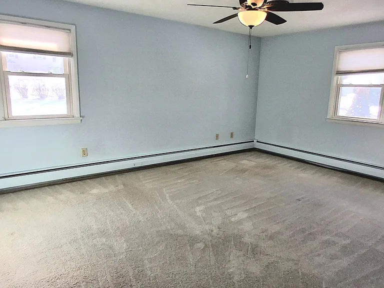 10 Carson Ln — Photo 21