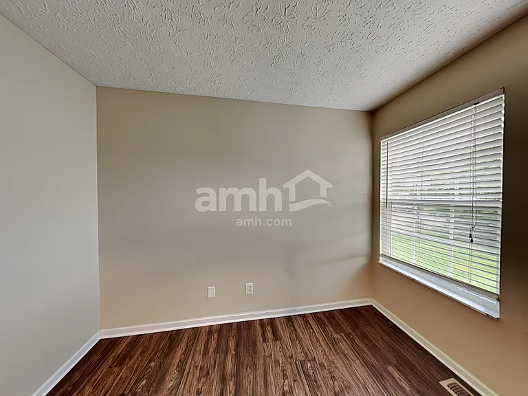 1095 Mastell Dr — Photo 22