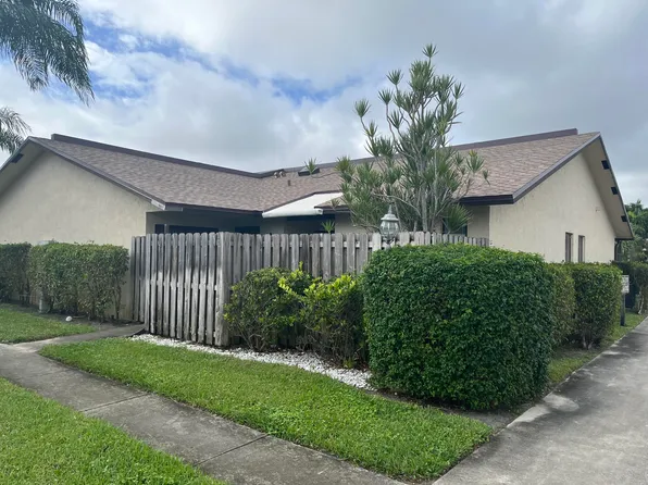 2103 Waterview Cir, Palm Springs, FL 33461