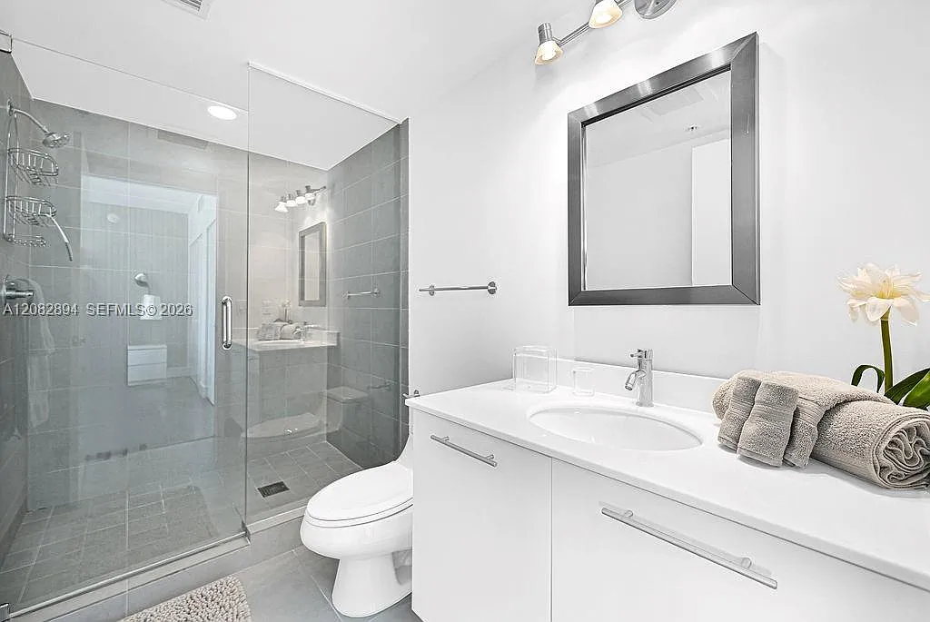 2 bed, 930 sqft, $3,900 — Photo 4