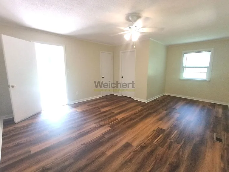 809 Thomas St — Photo 6