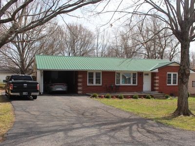 801 Meadow Ln, Murray, KY, 42071