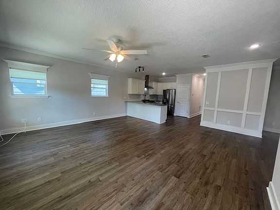 4th image of 4009 Ernest St