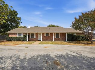 6880 Sandy Beach Rd, Azle, TX 76020