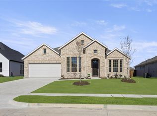 733 Lemmon Ln, Forney, TX 75126