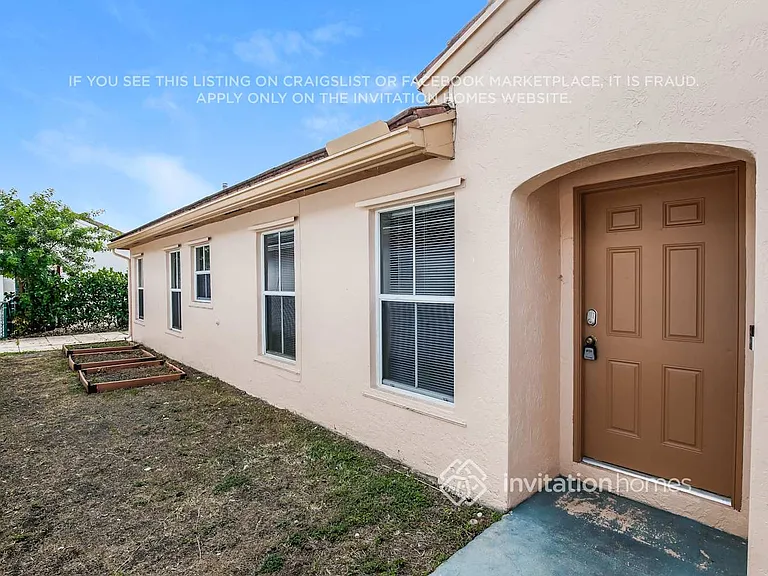 18466 NW 22nd St — Photo 3