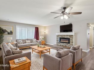 1042 Lafayette Ct APT B, Collinsville, IL 62234