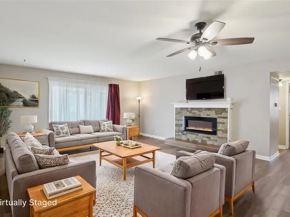 1042 Lafayette Ct APT B, Collinsville, IL 62234