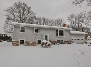 308 Eden Ln, Rochester, NY 14626