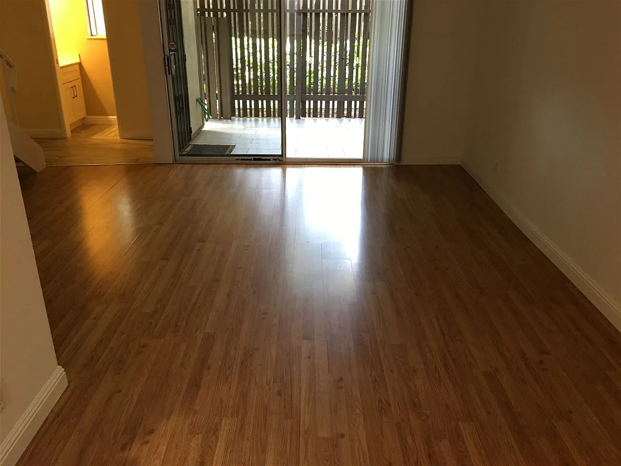 5496 Roundtree Dr APT E photo 1