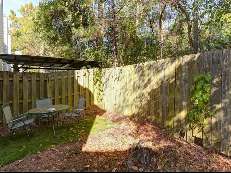108 Courtyard Homes Dr — Photo 9