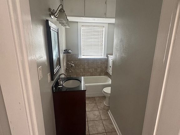 3rd image of 286 Carrollton Ave
