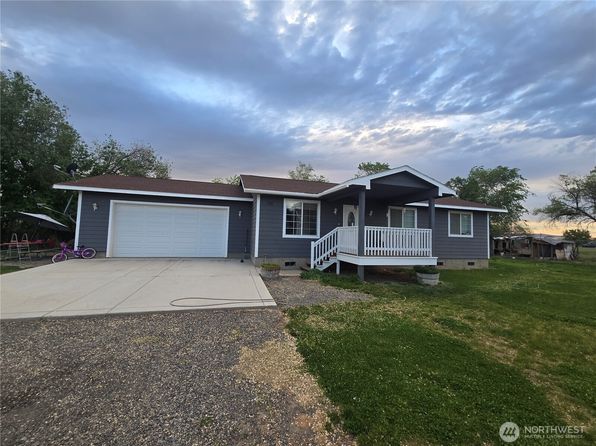 106 Robles Court, Wapato, WA 98951