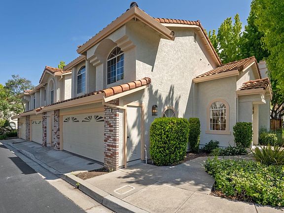 3rd image of 2100 Cuesta Dr