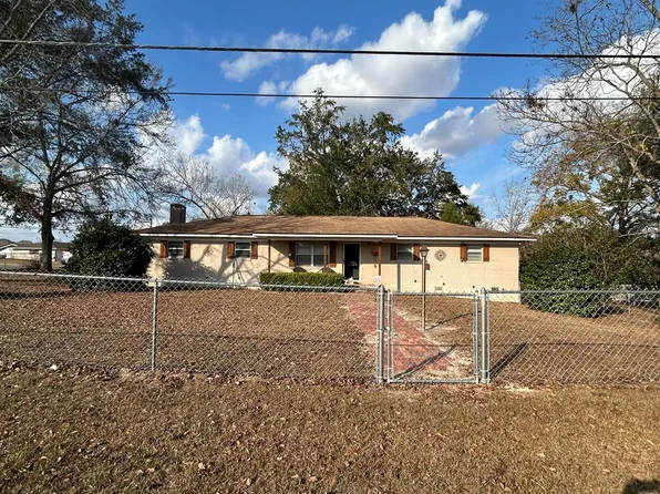 201 Bruner St, Ashford, AL 36312