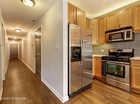 5th image of 3106 W Leland Ave #204
