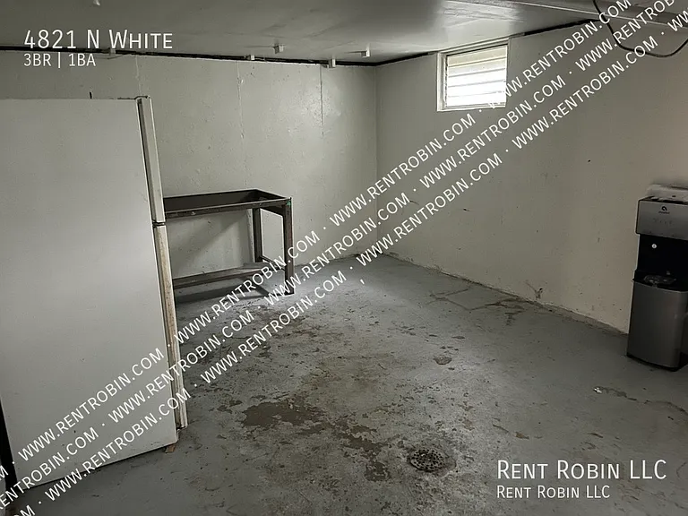 4821 N White Ave — Photo 16