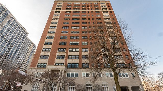 1st image of 4300 N Marine Dr APT 1006
