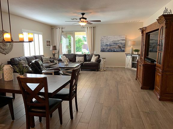 3rd image of 936 E La Costa Pl