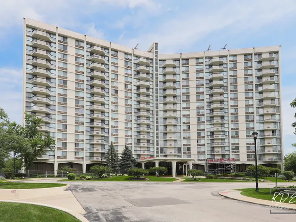 40 N Tower Rd Unit 3-B, Oak Brook, IL 60523