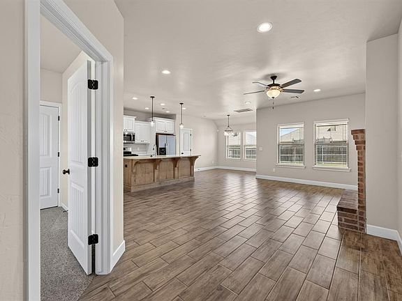 3rd image of 4505 Black Mesa Ln