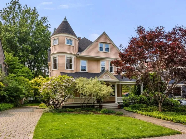 115 Grasmere St, Newton, MA 02458