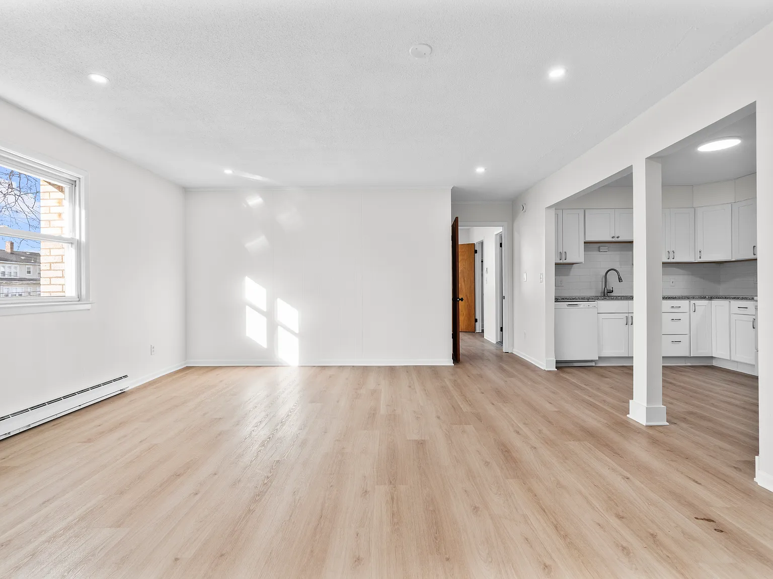 1 bed, 823 sqft, $1,625 — Photo 2