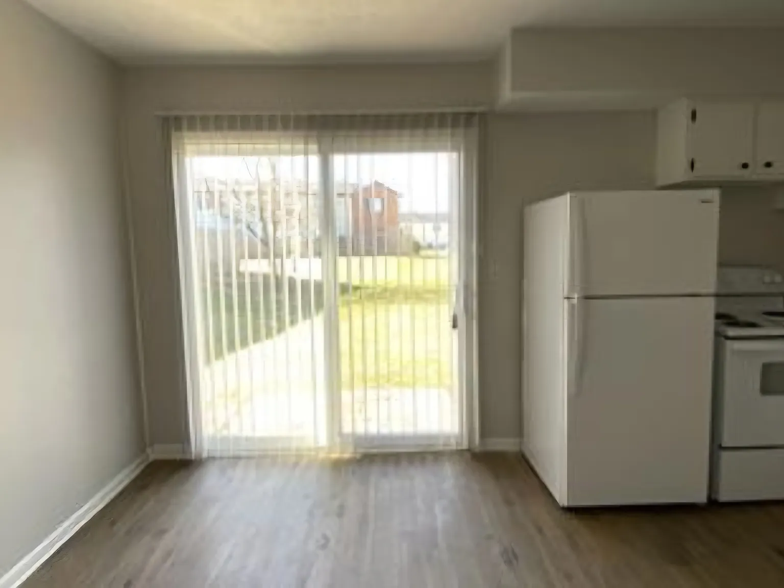 2 bed, 1.5 bath, 1000 sqft, $1,250 — Photo 4