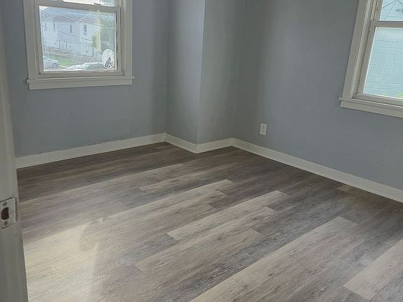 2nd image of 25-31 Blackmore St