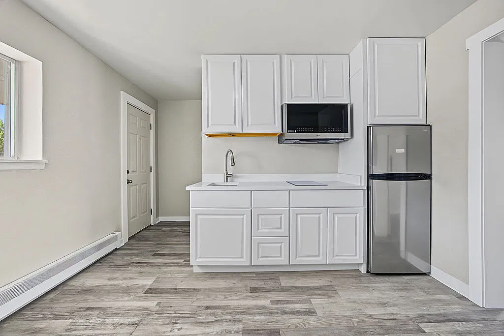 1 bed, 560 sqft, $1,200 — Photo 2