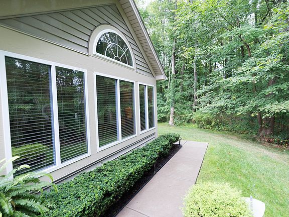 3rd image of 1503 Timberline Dr