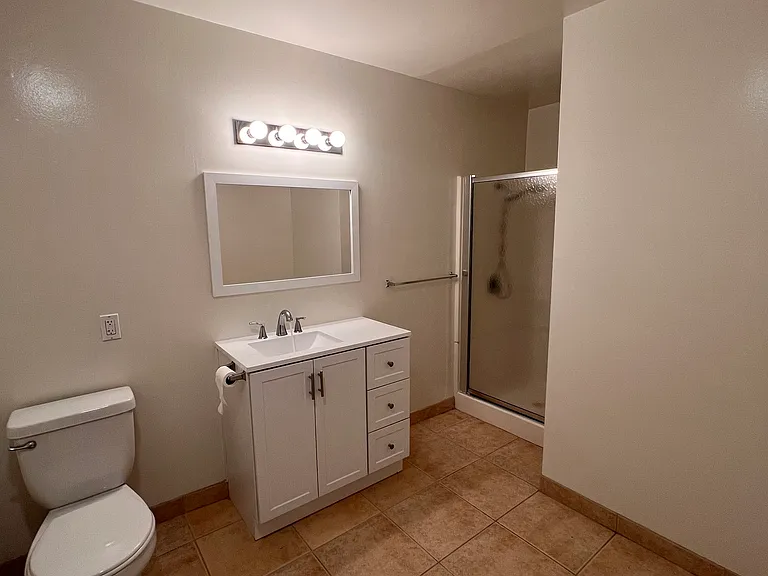 525 N Francisca Ave #1 — Photo 6